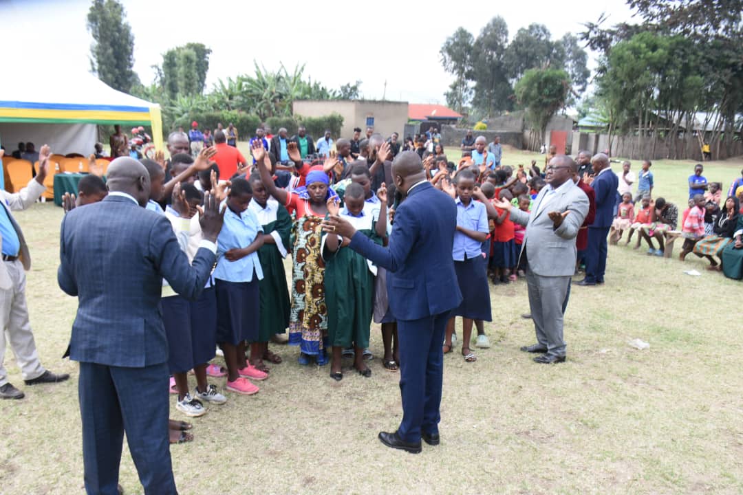 Mu bukangurambaga abenshi biyemeje guhinduka