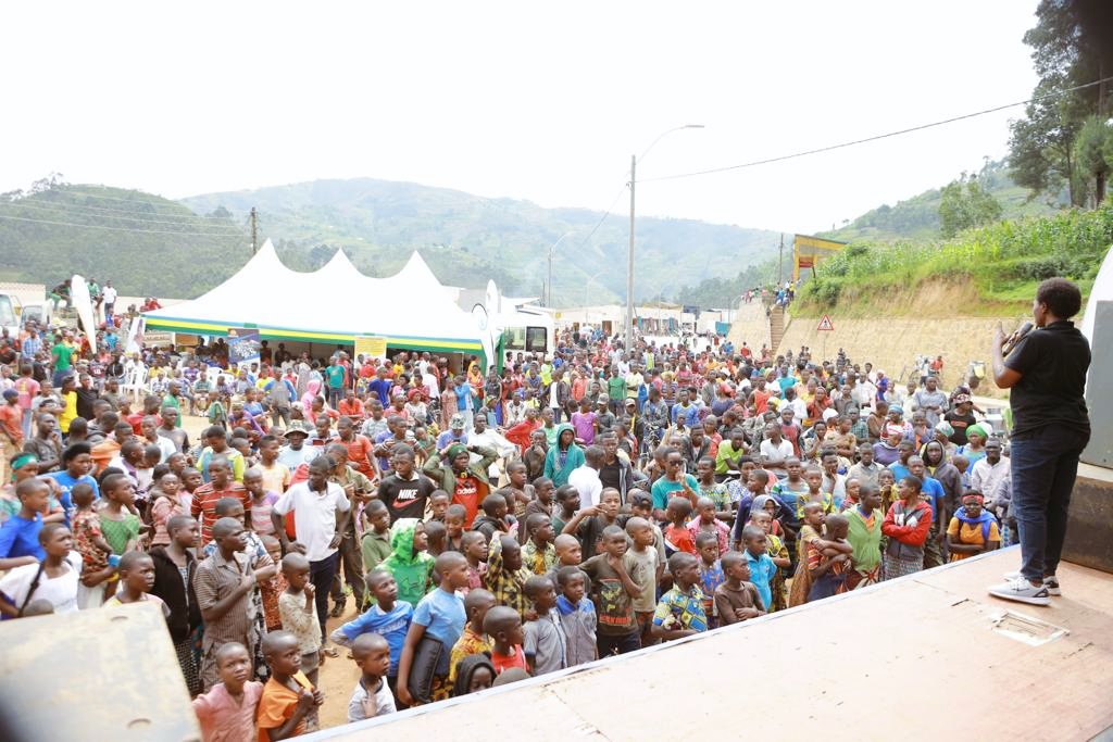 Mu bukangurambaga bwabereye kuri Base bwitabiriwe n