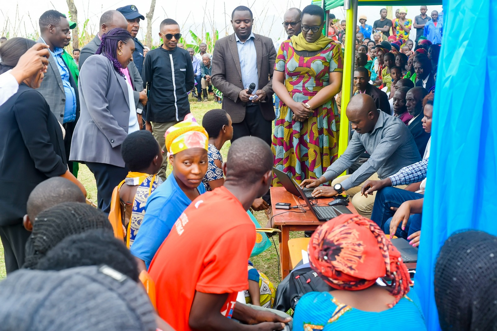 Mu cyumweru cy'irangamimerere bazakomeza gukemura ibibazo byabaturage