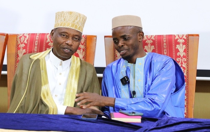 Mufti ucyuye igihe, Sheikh Salim Hitimana, hamwe n'uwamusimbuye, Sheikh Mussa Sindayigaya