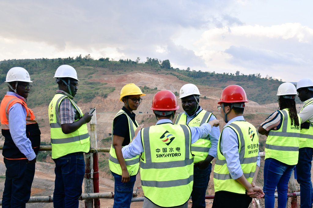 Guverineri Mugabowagahunde Maurice yasobanuriwe ibijyanye n