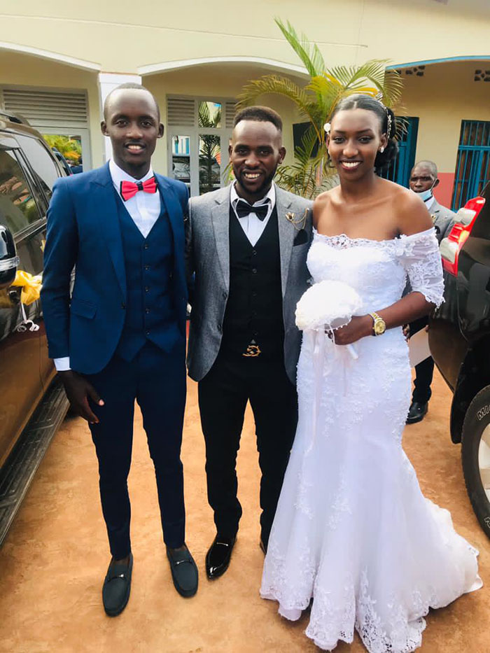 Mugisha Samuel basanzwe bakinana ari mu bamuherekeje