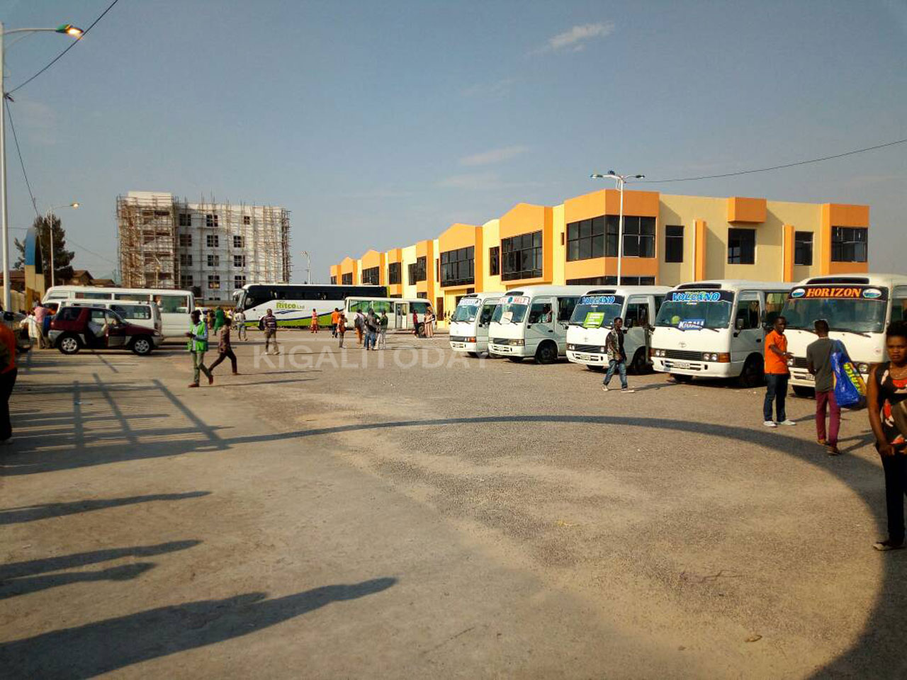 imodoka zitwara abagenzi mu Ntara y'Amajyepfo nazo zatangiye gukorera muri iyi gare