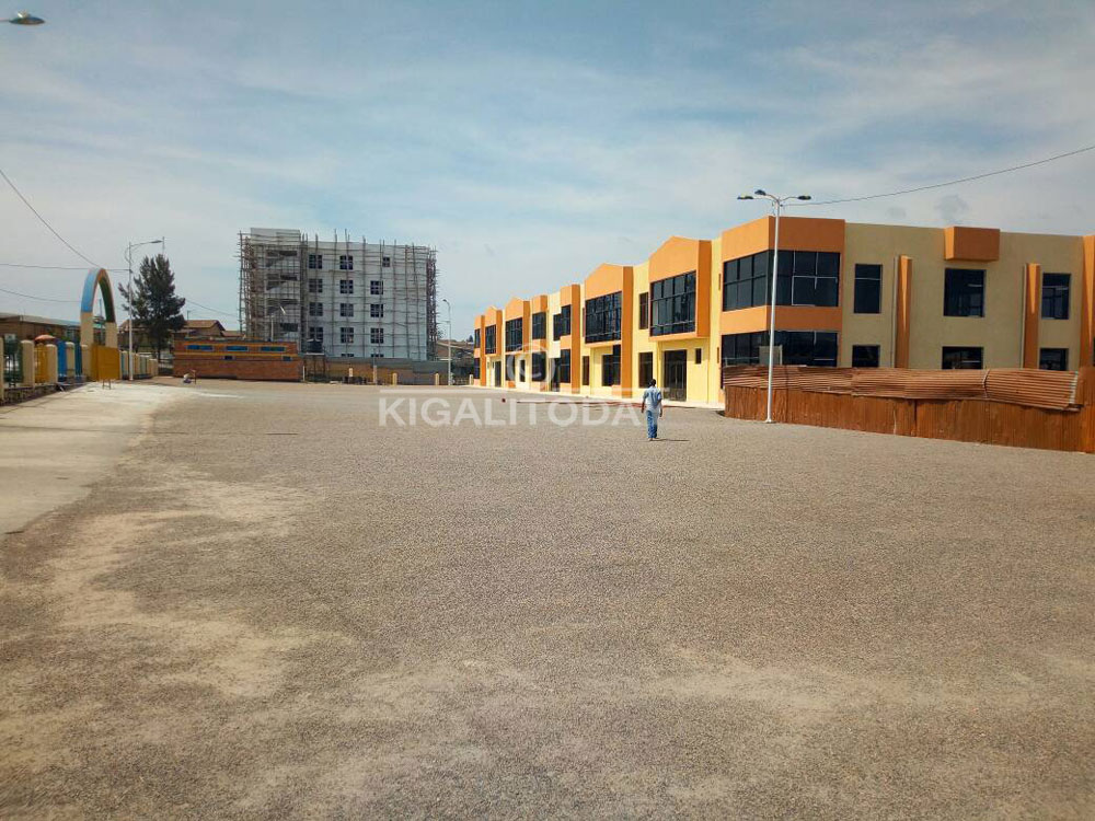 Aho imodoka izajya ziparika hamaze kuzura 