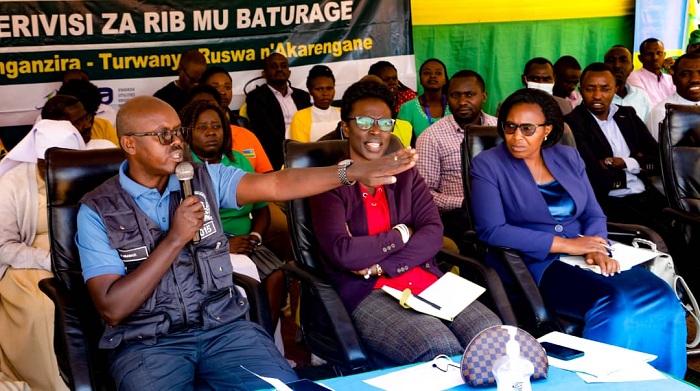 Ibibazo byahabwaga umurongo