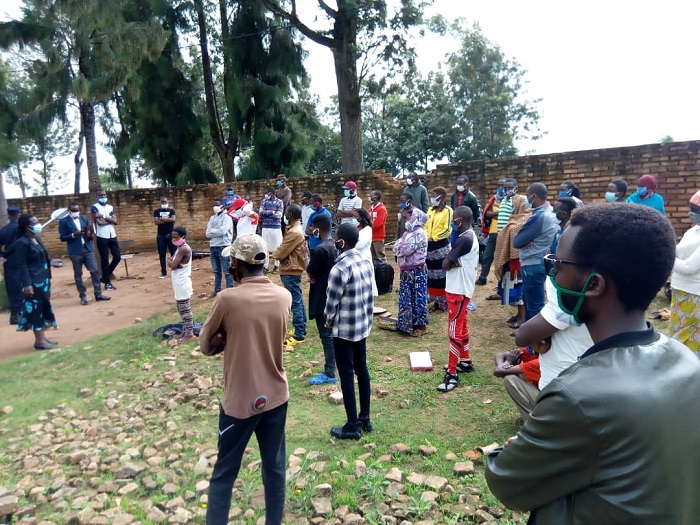 Abantu bafashwe barimo abacuruzaga, abatemberaga n'abakoraga ingendo zitemewe