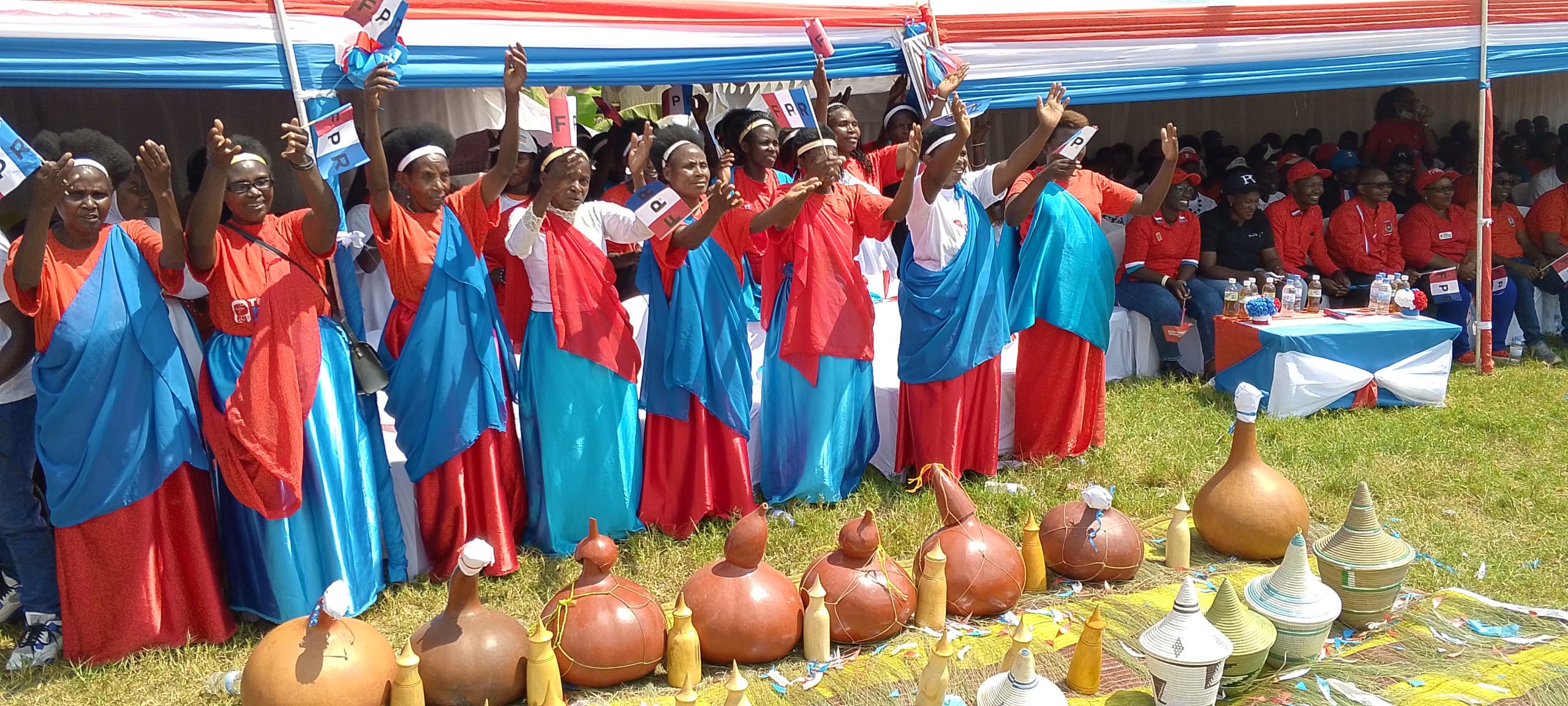 Abagore bo mu Murenge wa Kibangu bavuga ko kwibumbira mu matsinda byatahaye imbaraga zo gukora cyane no kwiteza imbere