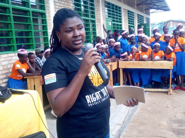Muhawenimana avuga ko Right to Play yiteguye kubakira abana ibibuga bifuza