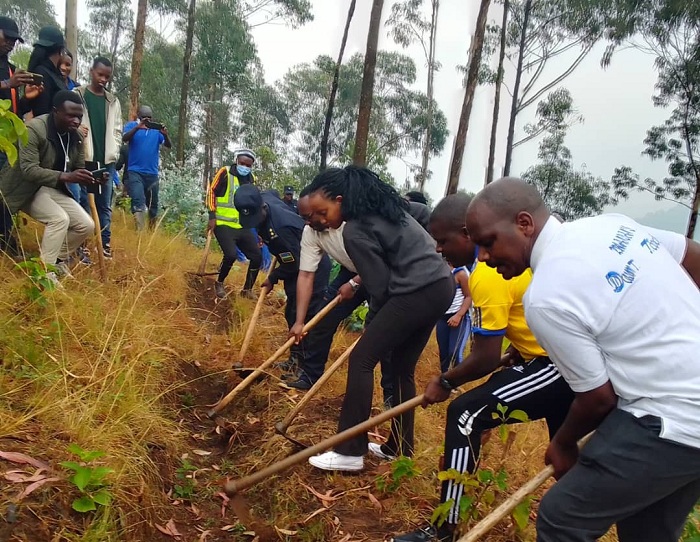 Miss Muheto mu muganda wo kurwanya isuri