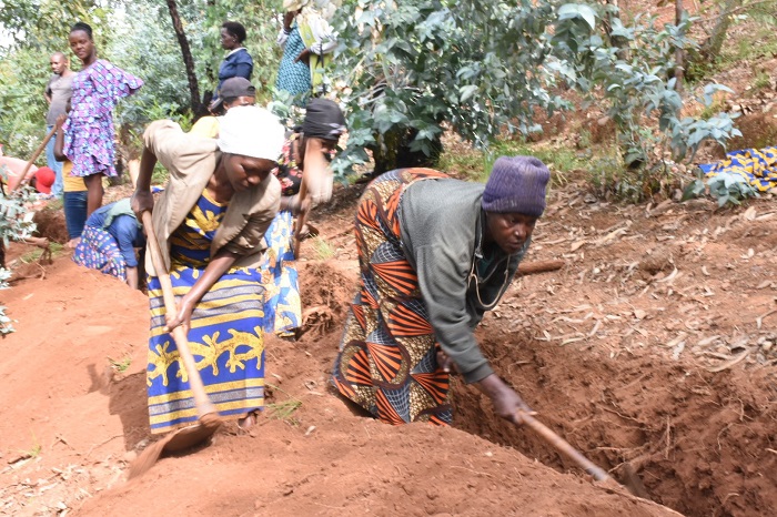 Abagore ba Muhura na bo ntibatanzwe ku muganda