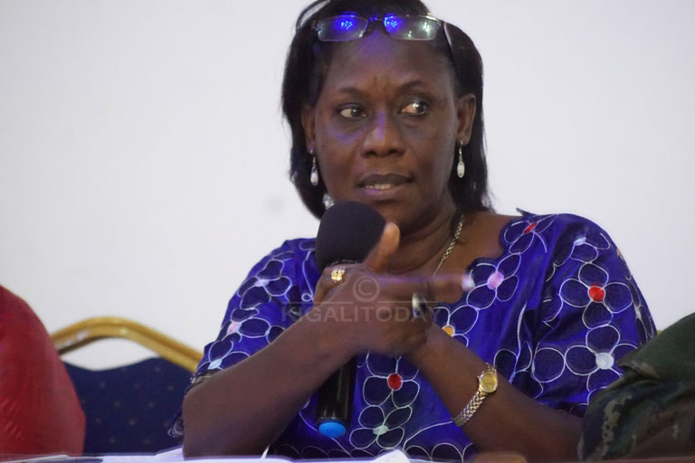 Dr Mukabaramba yabwiye abayobozi ko batagomba guhutaza umuturage 