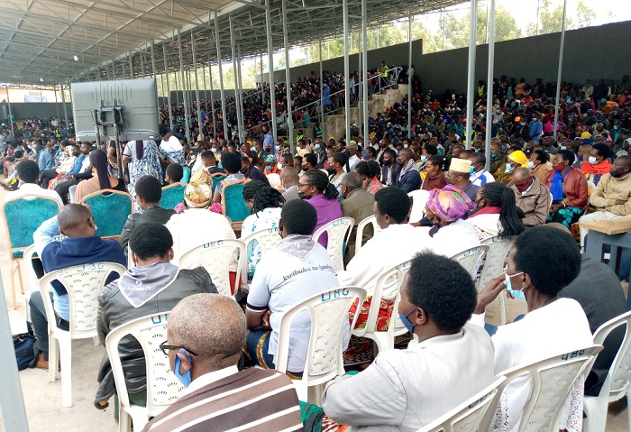 Abagana uru rwibutso ntibakigorwa no kubona aho bahagarara cyangwa biwicara