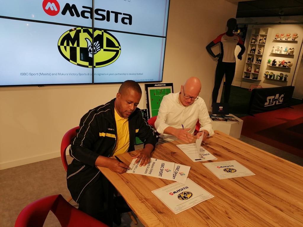 Gasana Jerome, Umuyobozi Nshingwabikorwa wa Mukura VS yari amaze icyumweru mu Buholandi, ahasinyiwe aya masezerano na MASITA