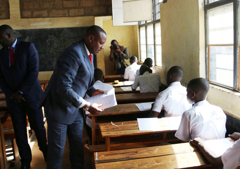 Umunyamabanga wa Leta ushinzwe amashuri abanza n