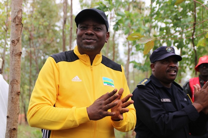 Minisitiri Munyakazi yashimiye abahaji yashishikarije gufasha Abanyagisagara bakamwumva