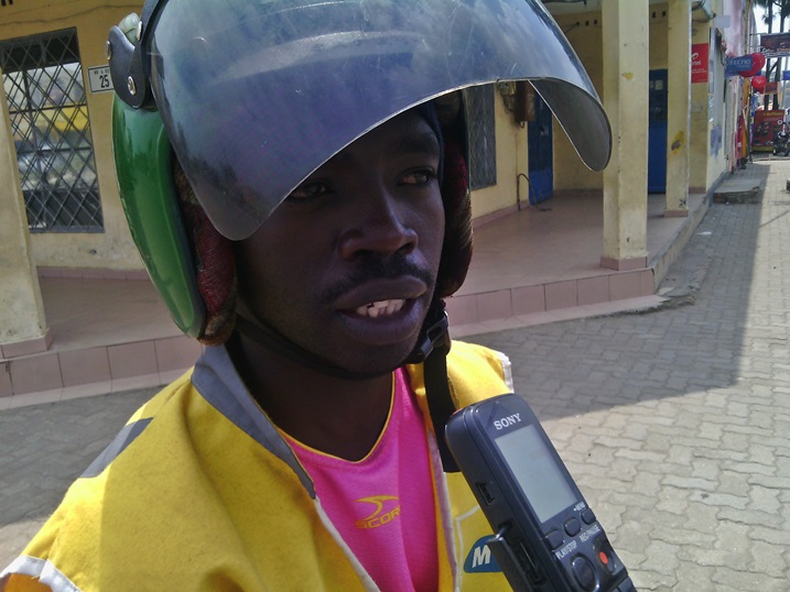 Munyeshema Pierre akora akazi k'ubumotari.