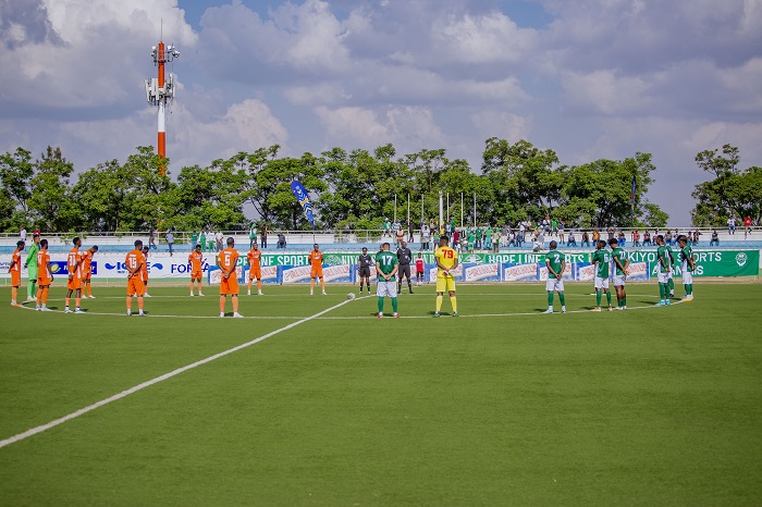 Babanje gufata umunota wo kwibuka Muramira Gregoire wayoboye ishuri ry'umupira ry'Isonga mu Rwanda ndetse na Vital'o FC yo mu Burundi witabye Imana ku wa Gatanu