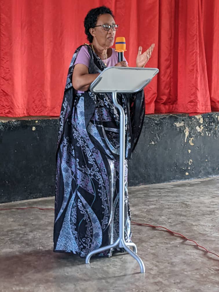 Murebwayire Josephine uri muri bake cyane barokotse ubwicanyi bwakorewe muri Seminari Nto ya Ndera yatanze ubuhamya bw'ibihe bigoye banyuzemo, ashima ingabo zari iza FPR Inkotanyi zabarokoye