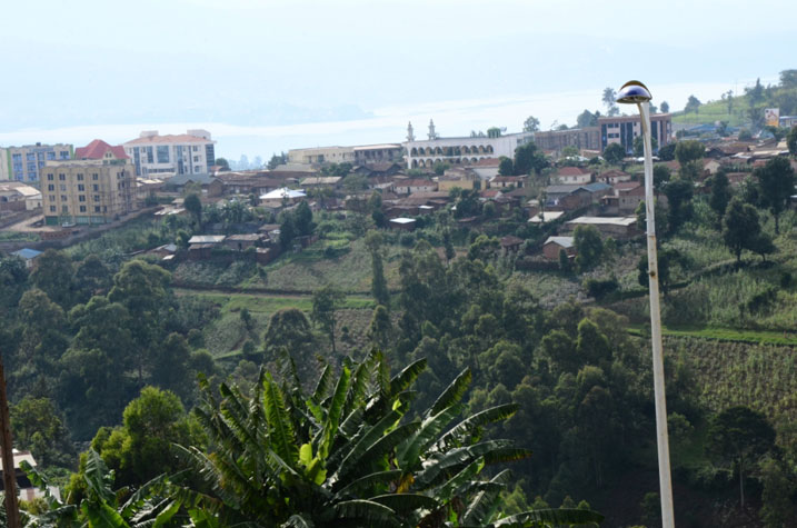 Aya mazu ari hajuru ku gasozi ni ayo mu mujyi wa Kamembe rwagati.