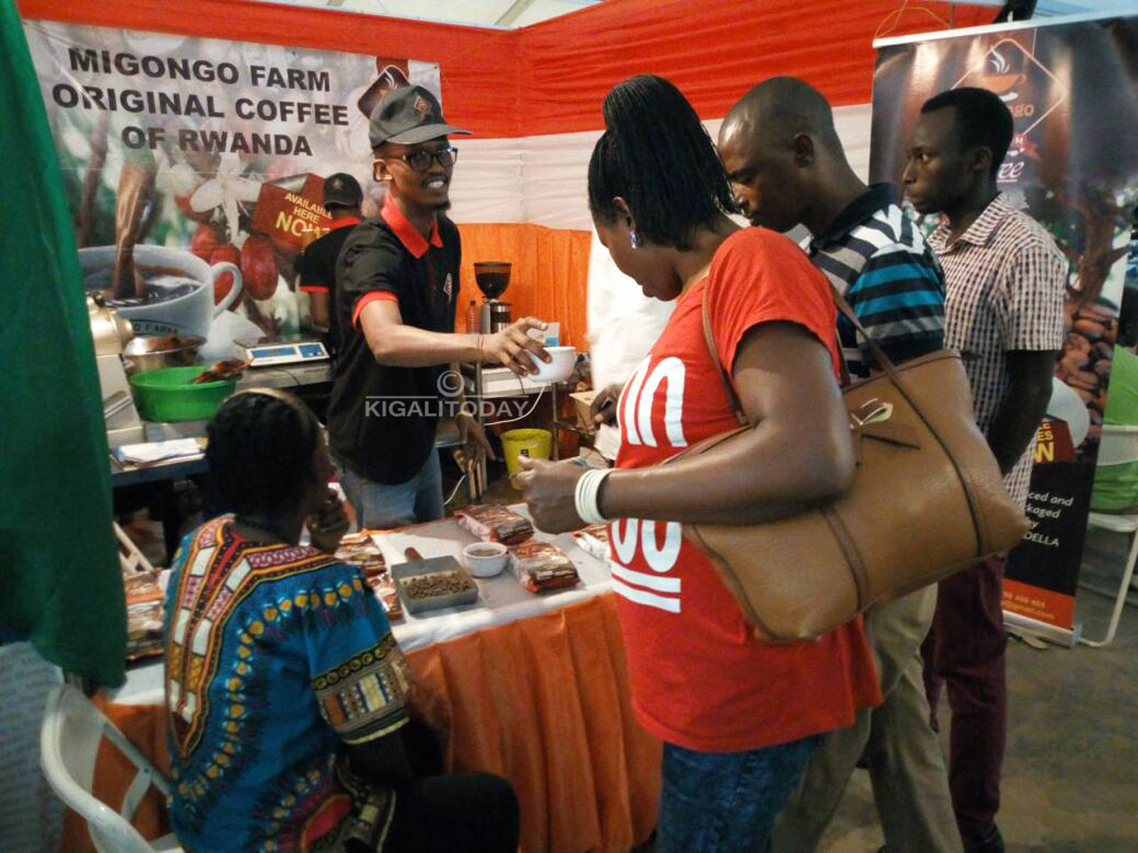 Muri Expo usanga ahacururizwa Ikawa y'u Rwanda hasurwa cyane.