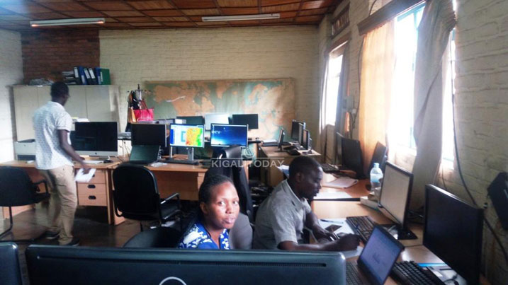 Muri Meteo bakoresha ibikoresho bitandukanye ngo bamenye kandi basakaze amakuru y'iteganyagihe ku Banyarwanda kandi barateganya kurushaho kongera uburyo bwo kuyageza henshi hashoboka