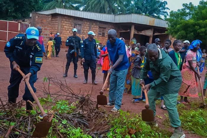 Muri Santrafurika Polisi y'u Rwanda itoza abaturage isuku