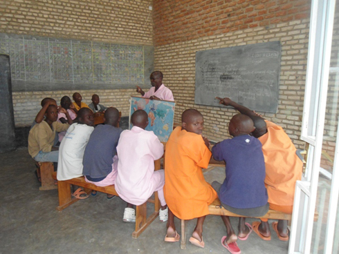 Muri gereza ya Gitarama, abagororwa biga kuva mu mashuri abanza kugeza mu yisumbuye.