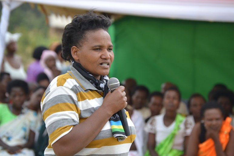 Musabyemariya Domitille yakanguriye ababyeyi kugira uruhare mu gukumira abangiza abana bato babatera inda