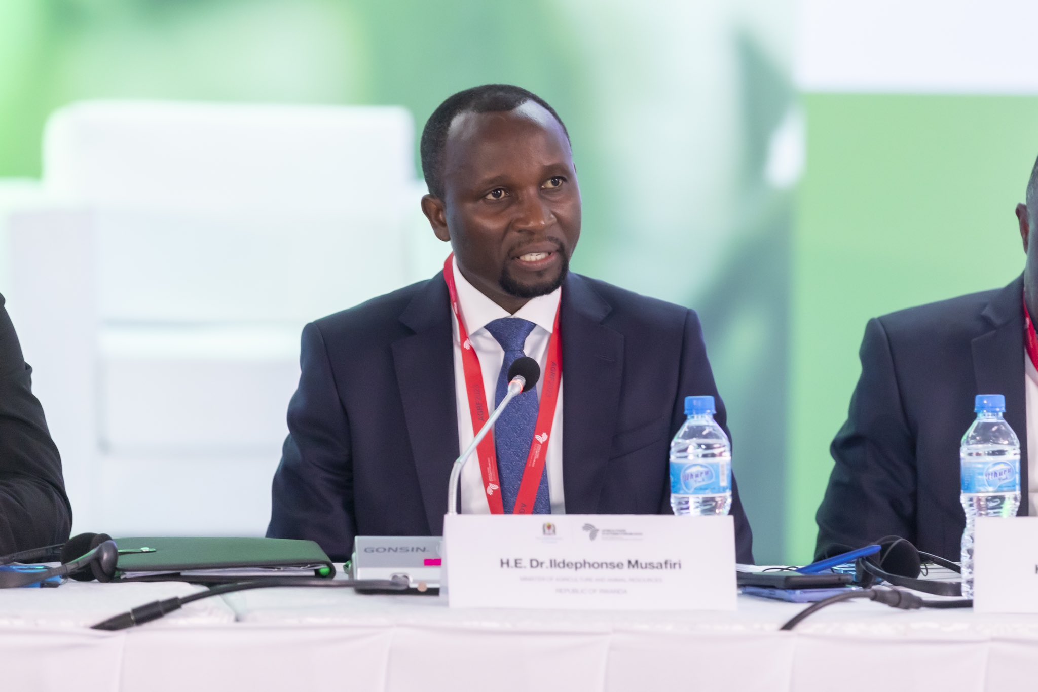 Minisitri Dr Musafiri Ildephonse ari mu bitabiriye iyi nama