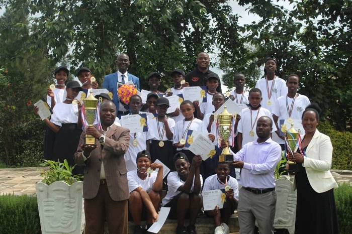 Mu marushanwa mpuzamahanga Wisdom School ikubutsemo i Dubai yatwaye ibikombe byose byahatanirwaga