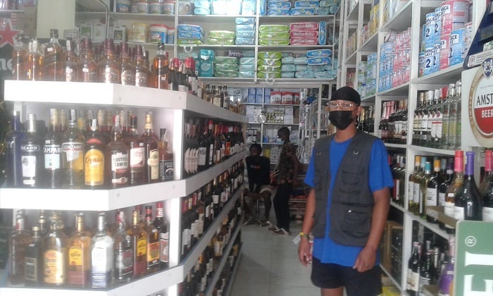 Muri Rukara Supermarket ngo ayo bacuruzaga ku munsi yagiye yikuba kabiri muri Tour du Rwanda