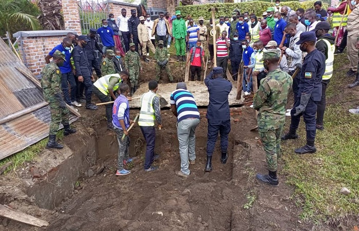 Inzego zitandukanye zirimo ngufatanya muri icyo gikorwa kugira ngo iyo mibiri izashyingurwe mu cyubahiro