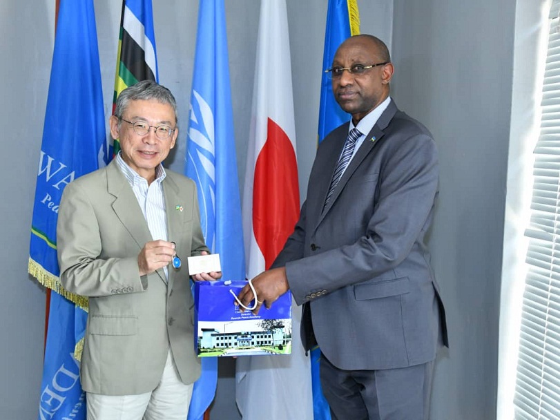 Ambasaderi Fukushima hamwe na Rtd Col Jill Rutaremara uyobora RPA