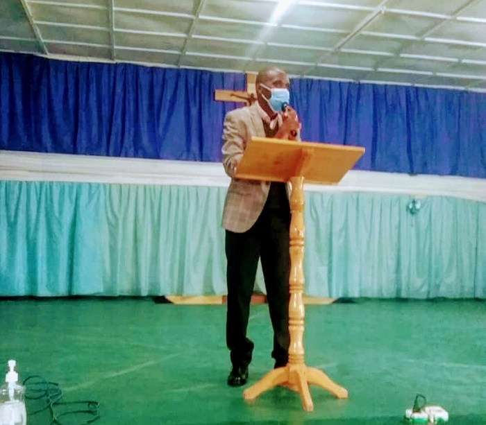 Umuyobozi w'Akarere ka Musanze, Ramuli Janvier, atanga ibiganiro muri Ecole des Sciences de Musanze