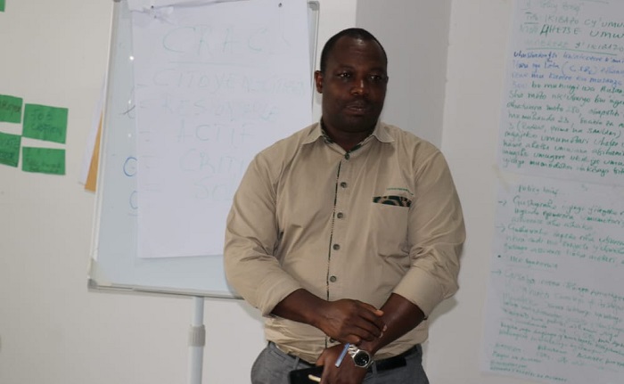 Twizerimana Clement yagaragaje inyungu iri mu mikoranire myiza hagati ya Leta n'iyo miryango 