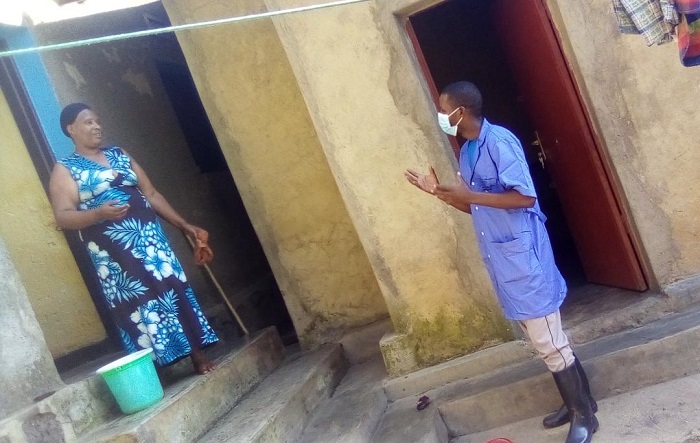 Ubukangurambaga bw'abajyanama b'ubuzima urugo ku rundi mu byagabanyije ubwandu bwa Covid-19
