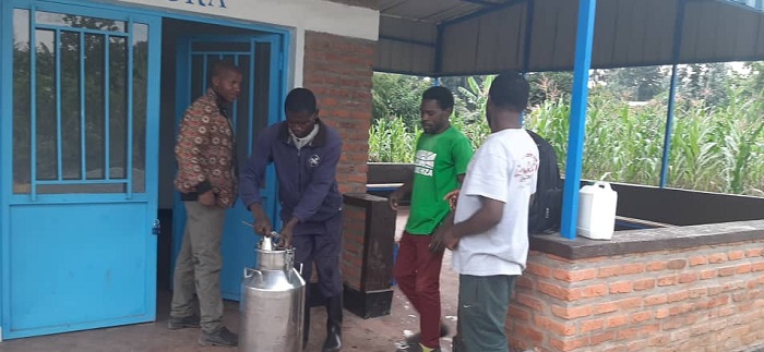 Bihaye intego yo gukumira ubumamyi bukorwa mu kugeza amata ku masoko