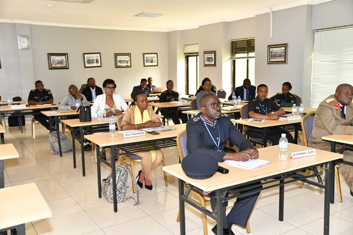 Abasirikari, Abapolisi n'Abasivili ni bo bahuriye muri ayo mahugurwa