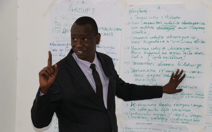 Muri ibi biganiro impuguke zagaragaje ko ubunyamwuga mu gukora ubuvugizi bufasha mu gutanga ibisubizo by'ibibazo by'abaturage