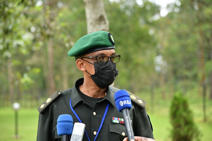 Lt Col. Gerard Ndahiro yishimiye kongererwa ubumenyi