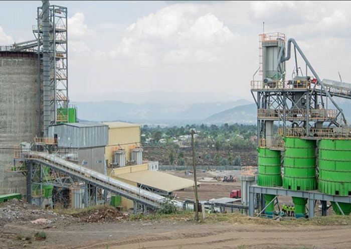 Mu cyanya cy'inganda habarizwa uruganda rumwe rukumbi rutunganya sima