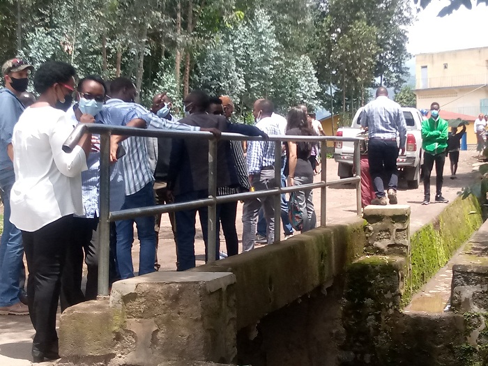 Biyemeje kubaka ruhurura ya Rwebeya yakomeje gusenyera abaturage