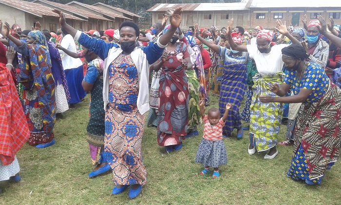 Bavuga ko biteje imbere nyuma y'ubukene bukabije bahozemo