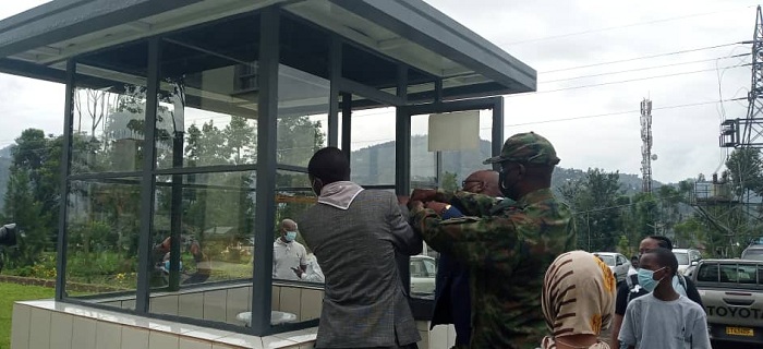 Bamwe mu bayobozi bafatanyije gucana urumuri rw'icyizere