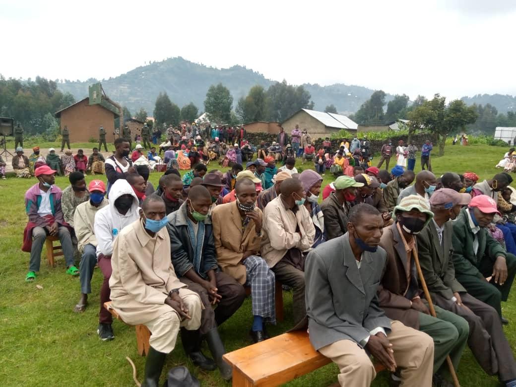 Abaturage banenzwe babwirwa ko uwagize ibyago akwiye gutabarwa aho gusahurwa