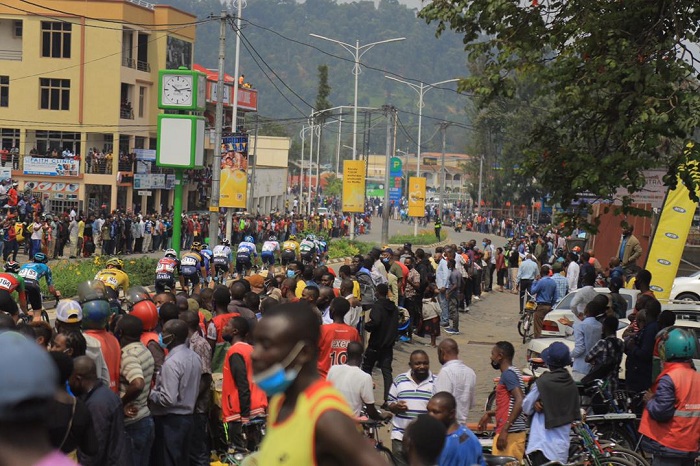 I Musanze hagaragaye abantu benshi bari baje kwirebera isiganwa ry'amagare