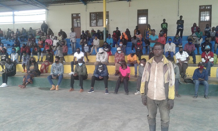 Bamwe bafashwe nta dupfukamunwa bambaye