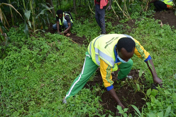Hakozwe ibikorwa byo kubungabunga inkombe z'umugezi wa Mpenge
