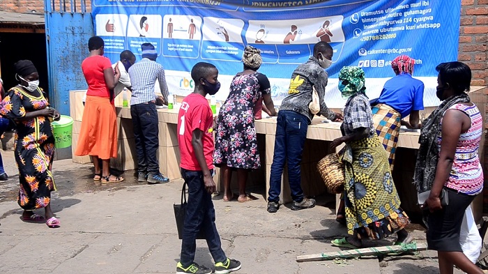Bumwe mu bukarabiro amazi aza ari ibitonyanga ku buryo abaturage batinda bakaraba