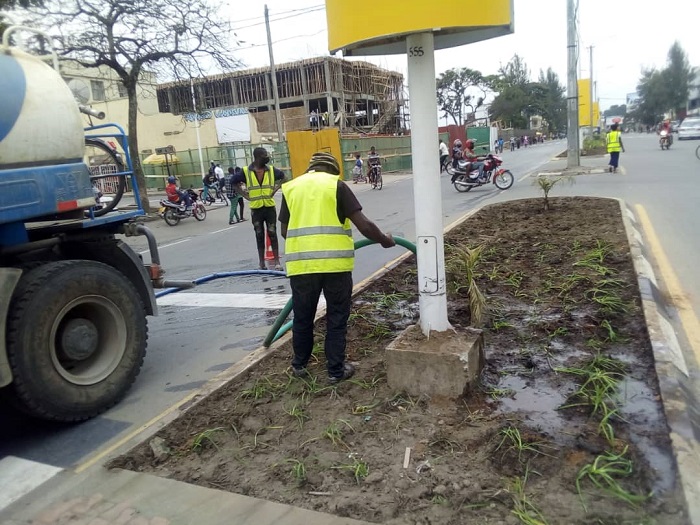 Imodoka zabugenewe ziri kwifashishwa mu gusukira ubusitani